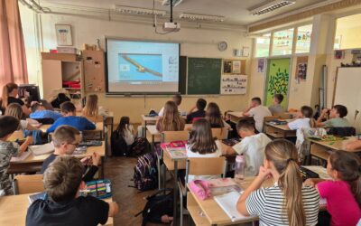 Učenici 2. b i 4. b upoznali bjeloglave supove kroz „Sat za znanost“